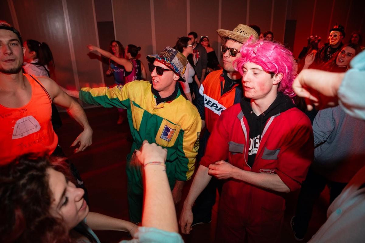 Random Hall Padova 111