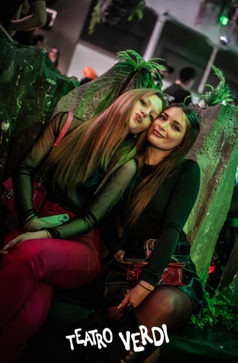 Photo5778605702376441317