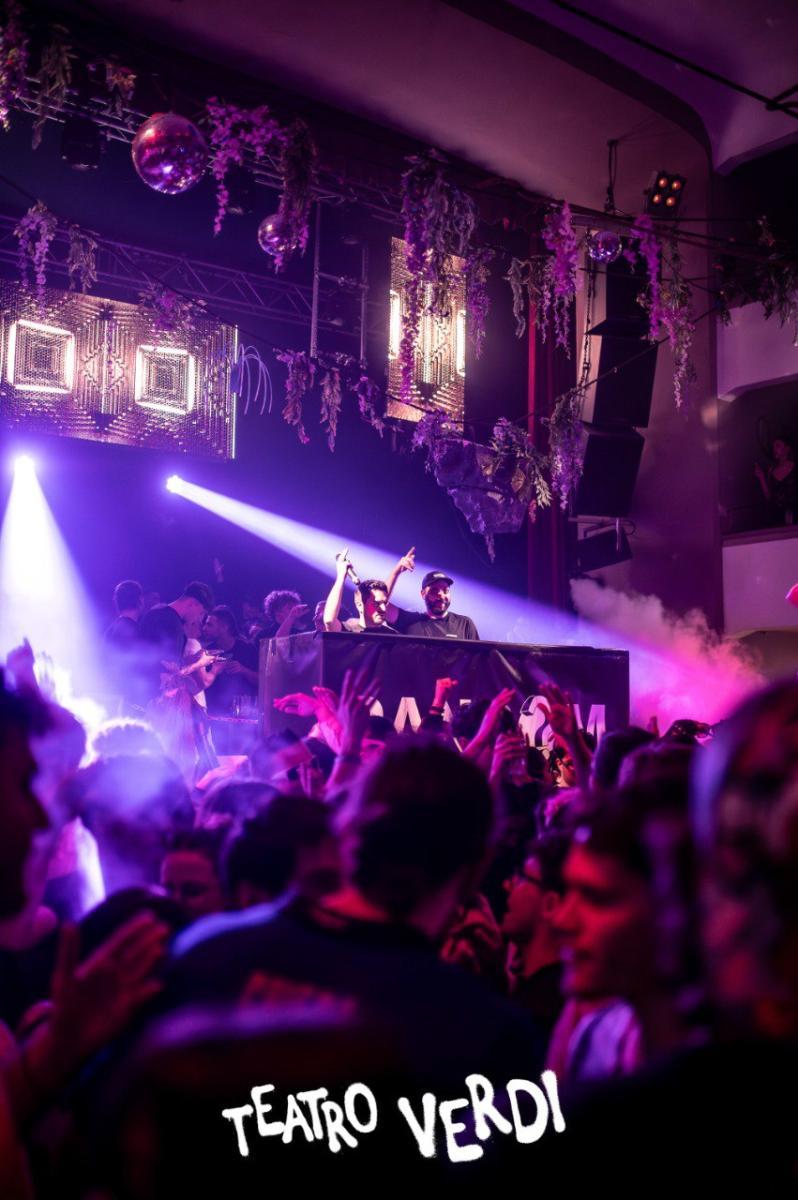 Photo5778605702376441322