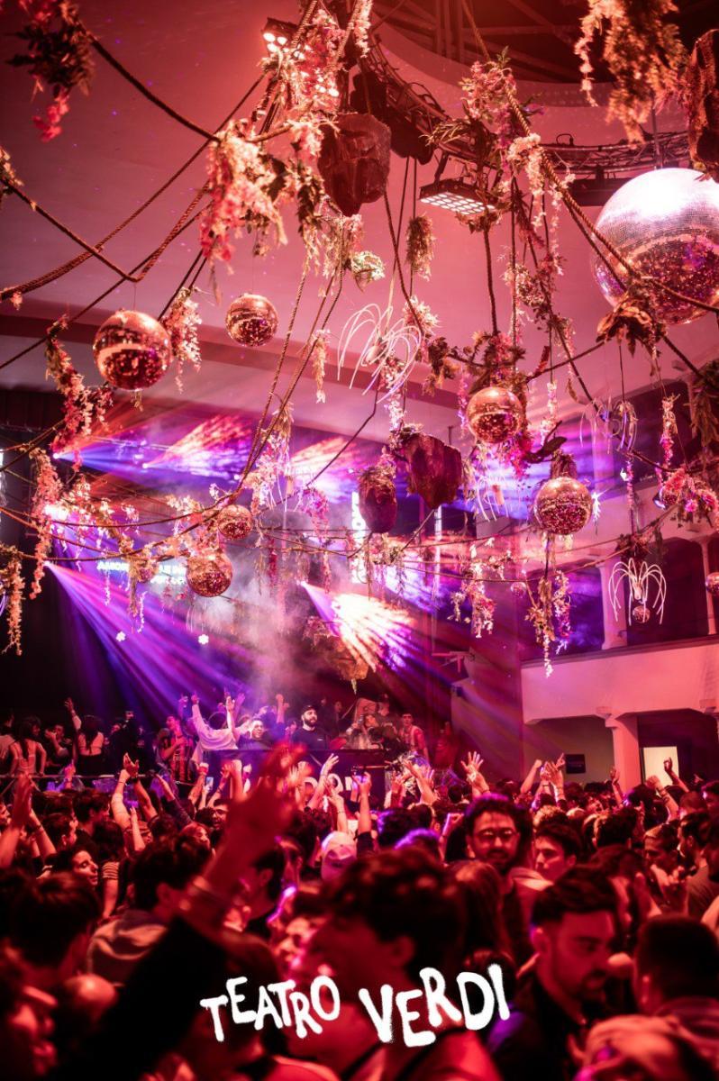 Photo5778605702376441326