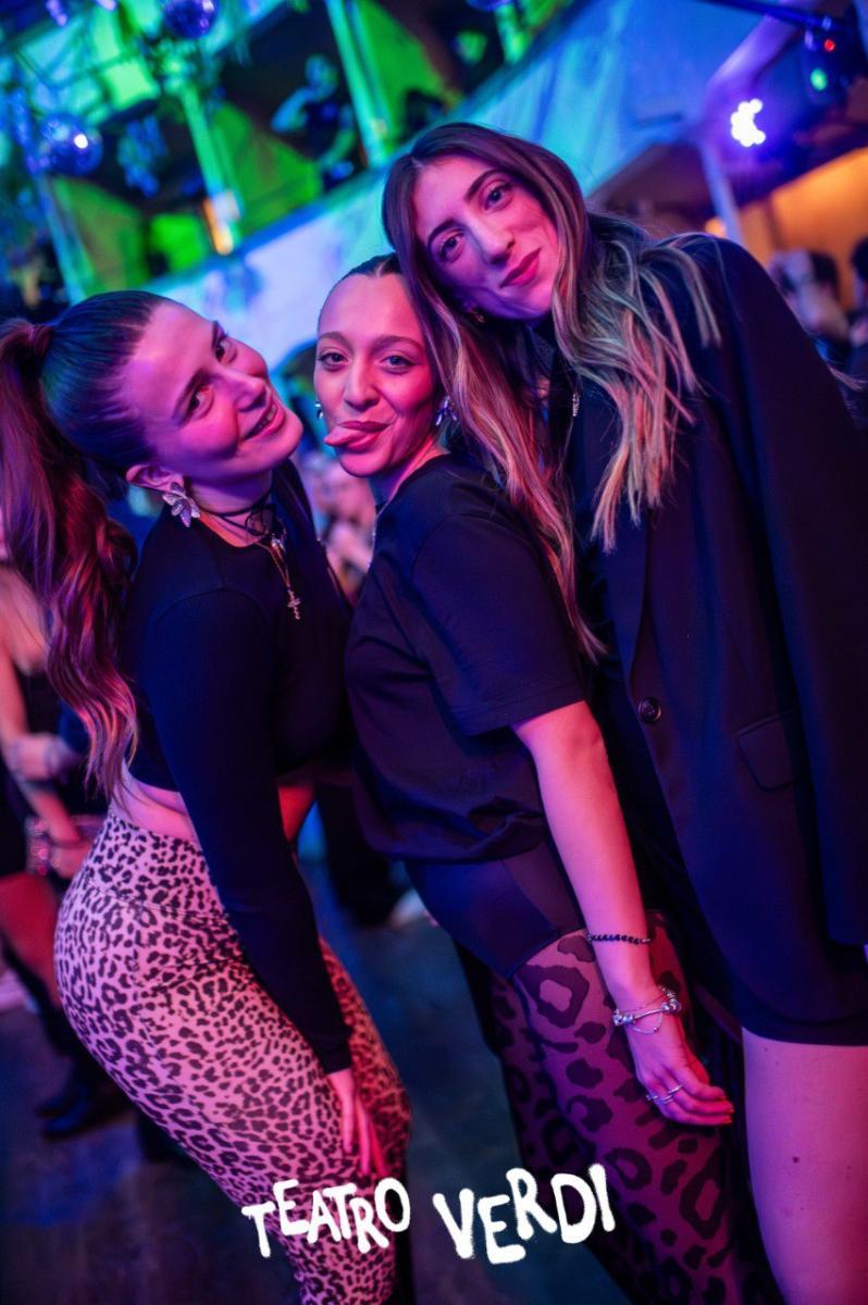 Photo5778605702376441328