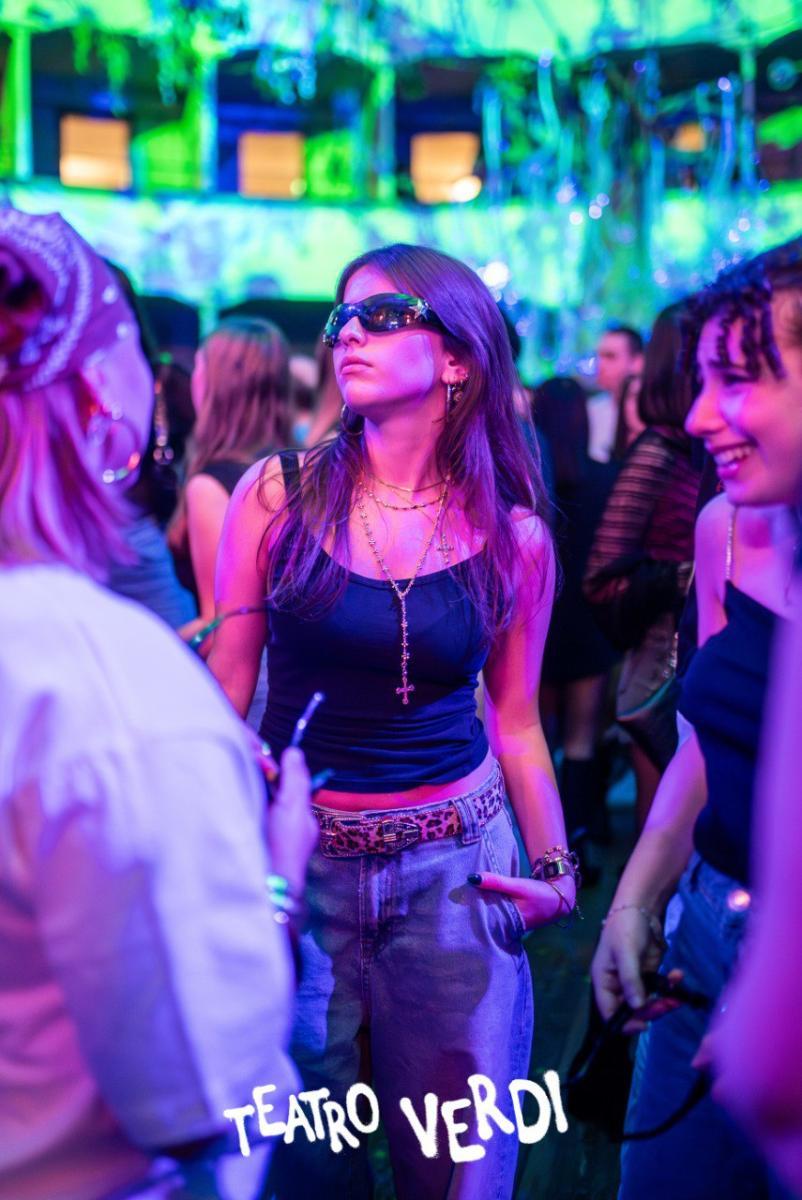 Photo5778605702376441330