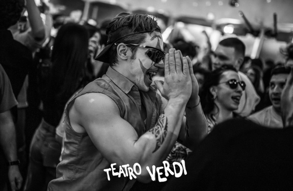 Photo5778605702376441344