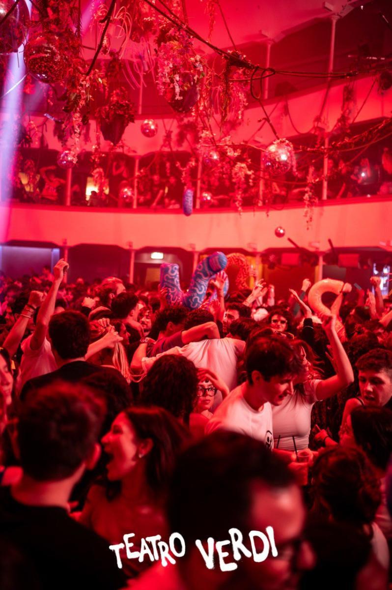 Photo5778605702376441373