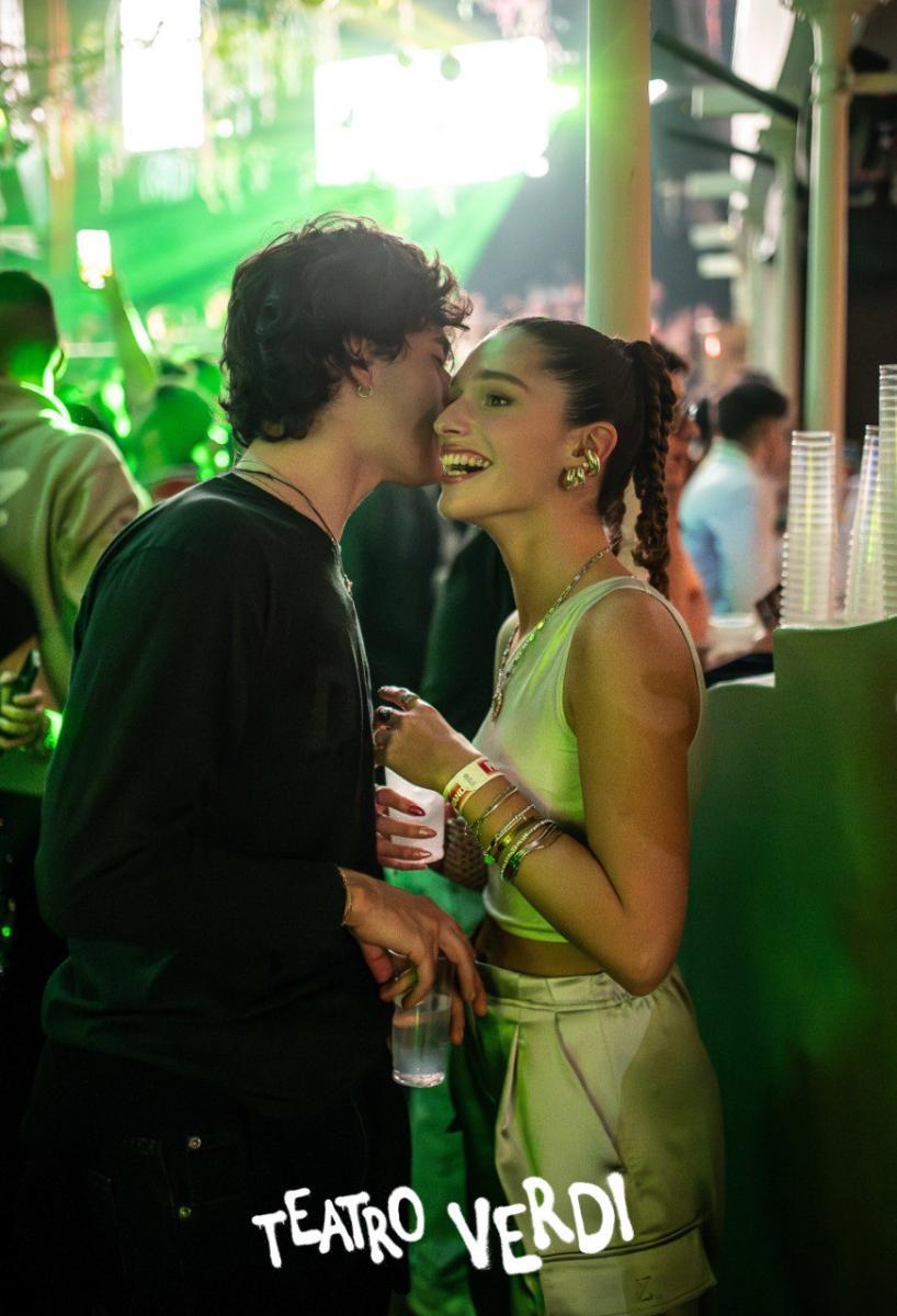 Photo5778605702376441383