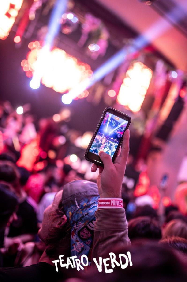 Photo5778605702376441390