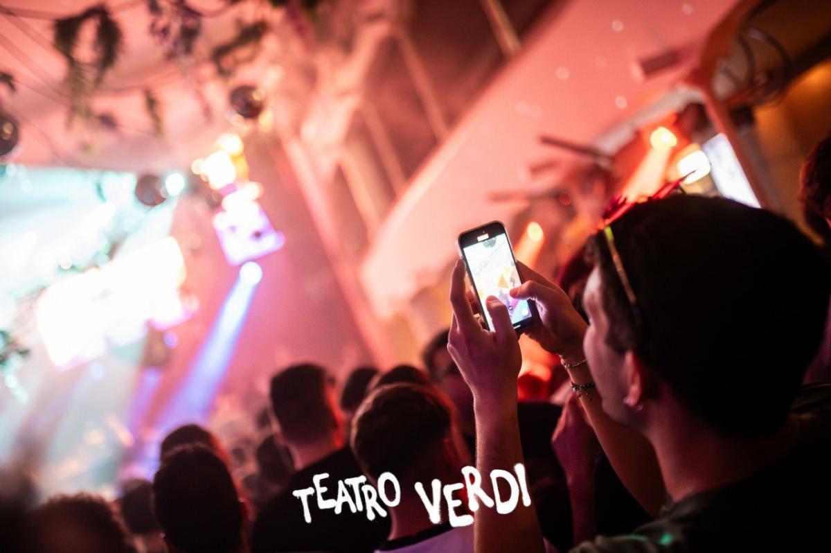 Photo5778605702376441395