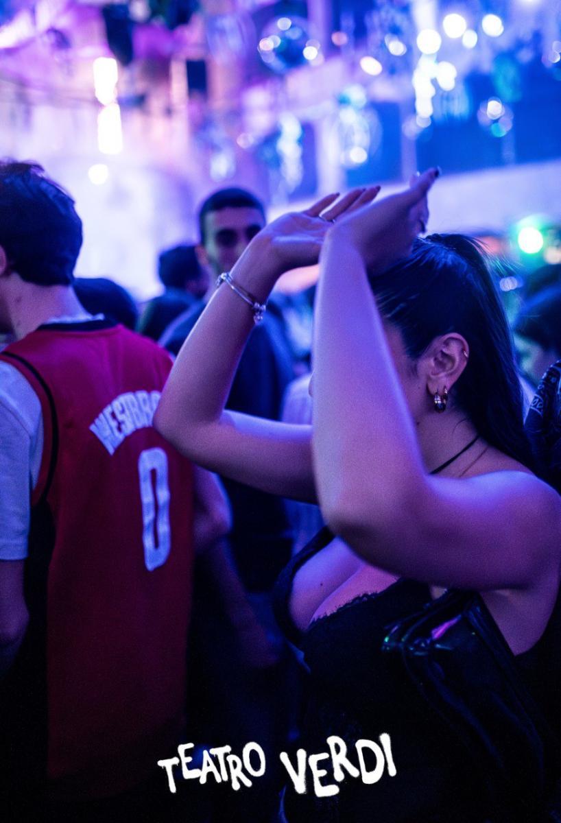 Photo5778605702376441399