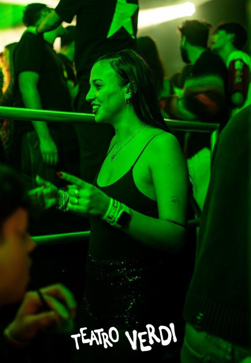 Photo5778605702376441405