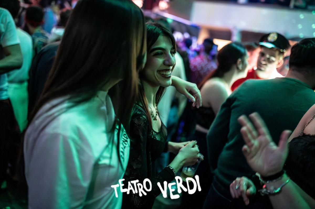 Photo5778605702376441414