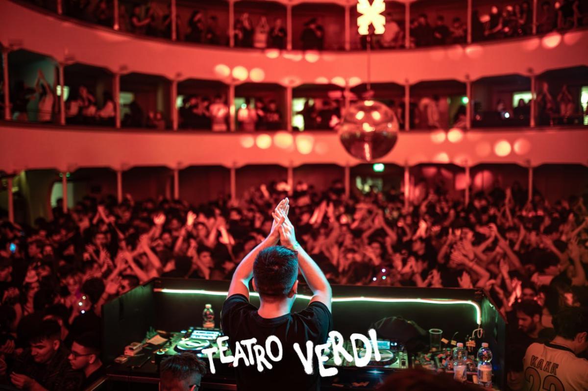 photo 5798674392333533237 y