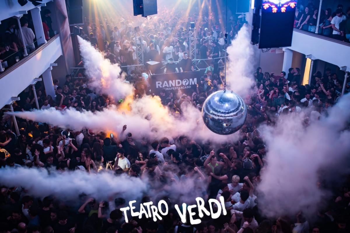 photo 5798674392333533249 y