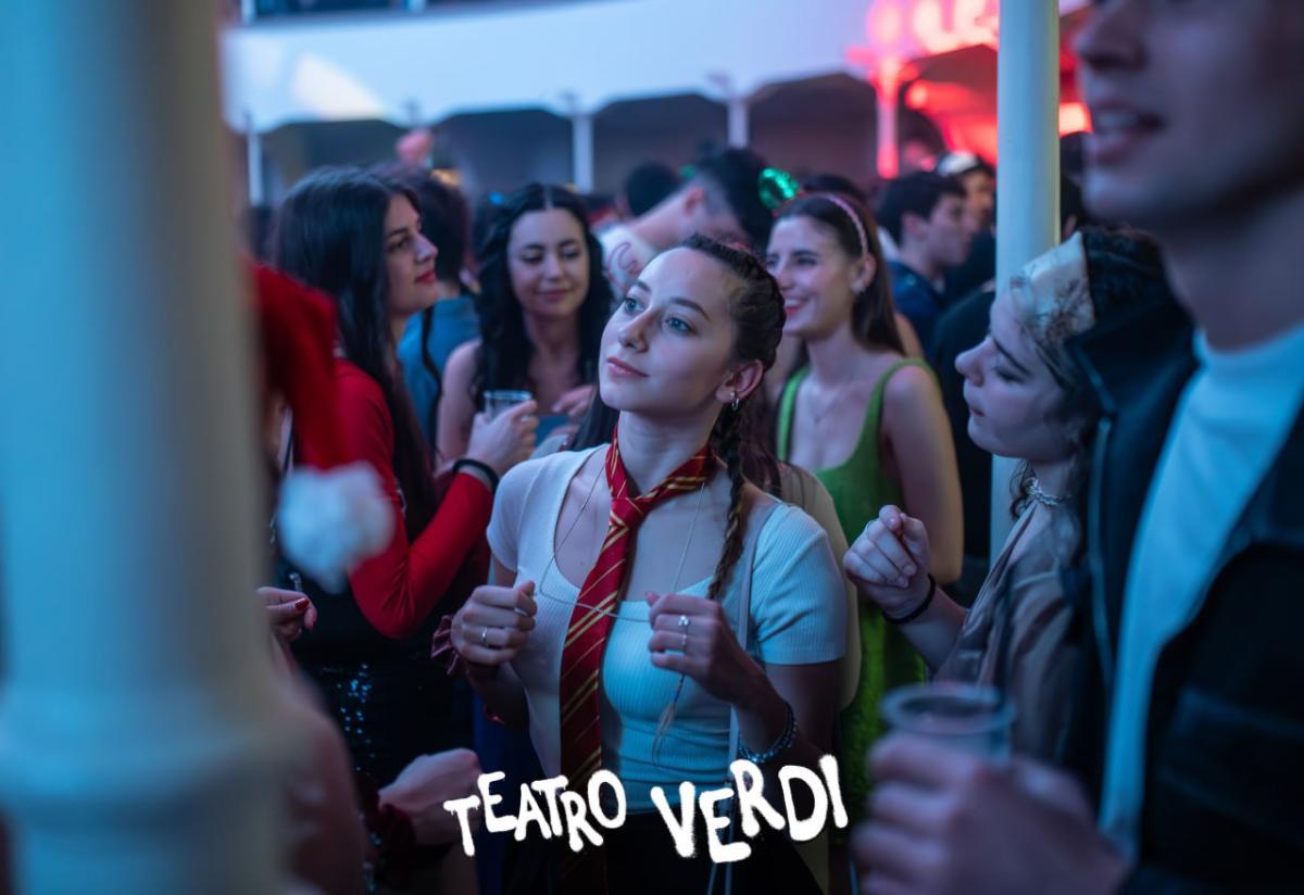 photo 5798674392333533279 y