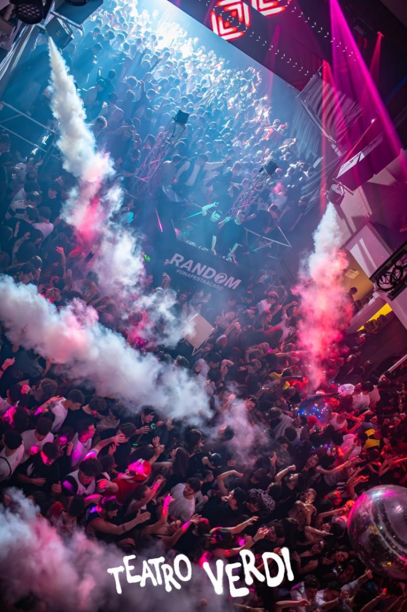 photo 5798674392333533284 y